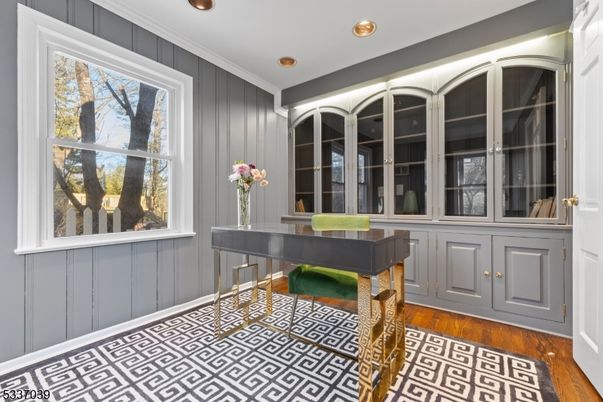 Home Office, Interior, Recessed Lighting, Wood Texture Flooring