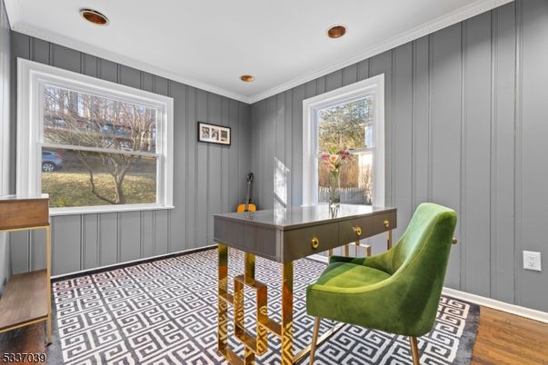Interior, Recessed Lighting, Wood Texture Flooring