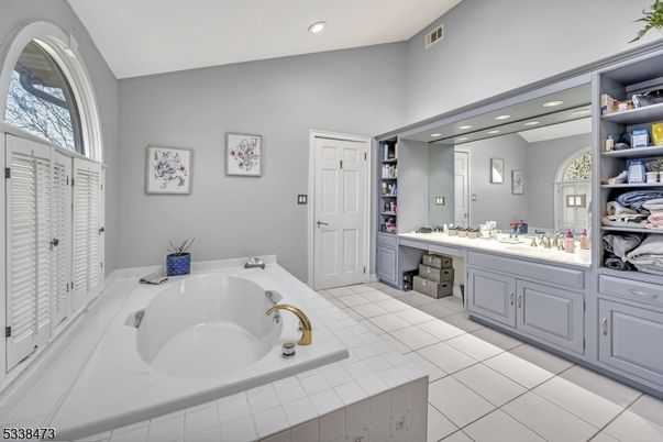 Bathroom, Dual Sink Vanities, Interior, Recessed Lighting
