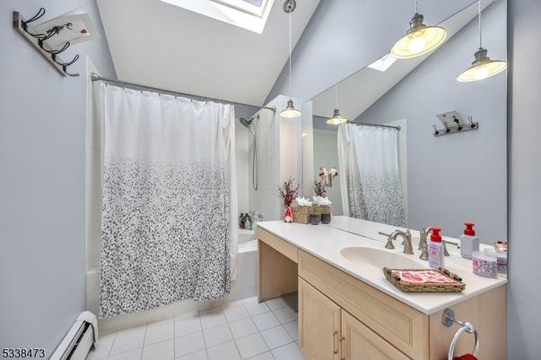 Bathroom, Interior, Pendant Lights