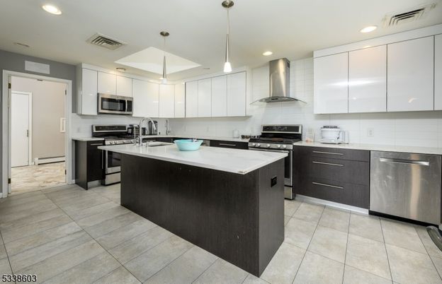 Interior, Kitchen, Pendant Lights, Recessed Lighting, Stainless Steel Appliances