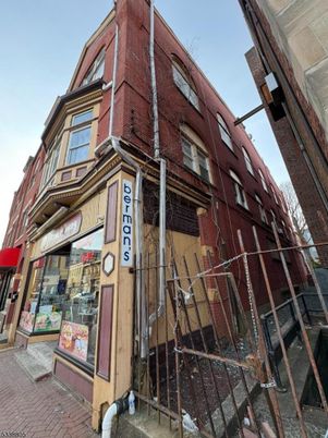 Exterior, Facade, None