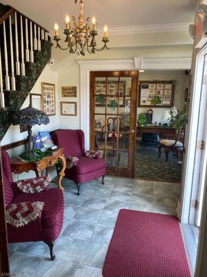 Chandelier, Interior, Living room