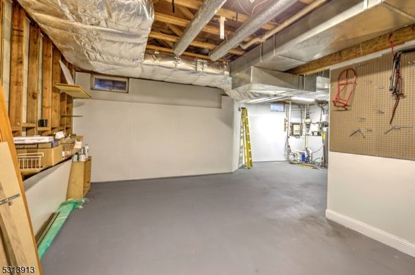 Garage, Interior, Wooden Beams