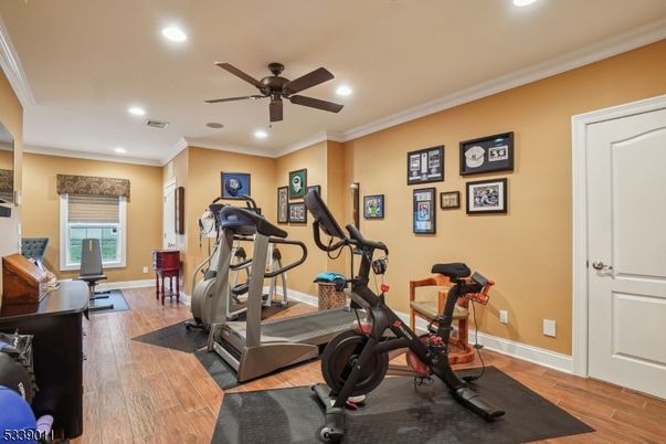 Fitness Equipment, Interior, Recessed Lighting, Wood Texture Flooring