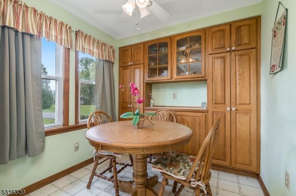 Dining room, Interior