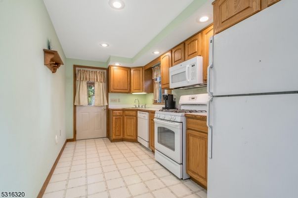 Interior, Kitchen, Recessed Lighting