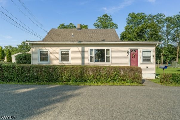 Exterior, Facade, Cape Cod