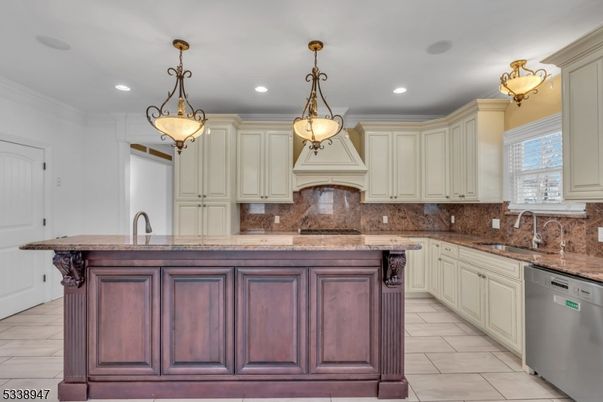 Interior, Kitchen, Pendant Lights, Recessed Lighting, Stainless Steel Appliances
