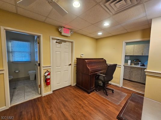 Bathroom, Home Office, Interior, Recessed Lighting, Wood Texture Flooring