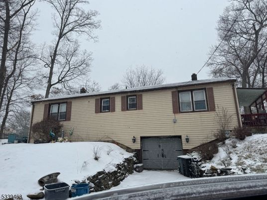 Attached, Exterior, Facade, Raised Ranch
