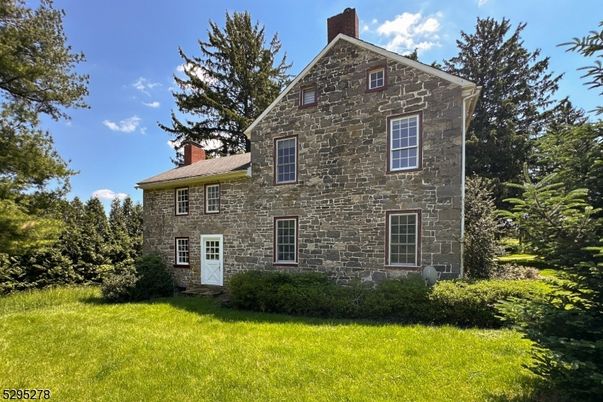 Backyard, Exterior, Facade, Brick Facade, Brick Traditional