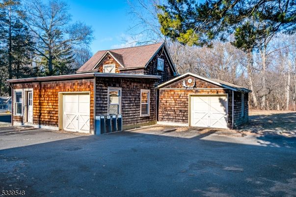 Attached, Detached Garage, Exterior, Facade, Log Home