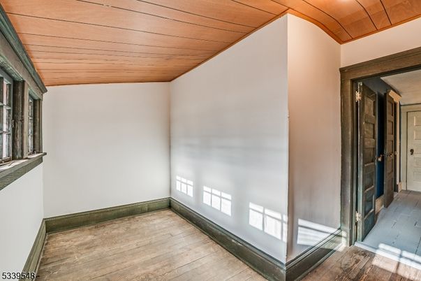 Empty room, Interior, Recessed Lighting, Wooden Ceilings, Wood Texture Flooring