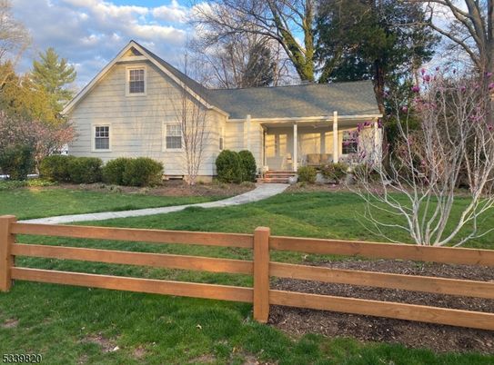 Backyard, Exterior, Facade, Ranch