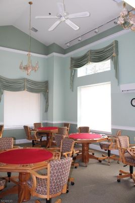 Game Room, Interior