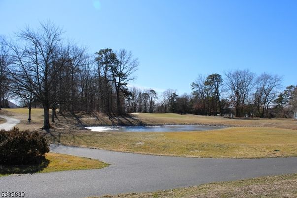 Exterior, Lake
