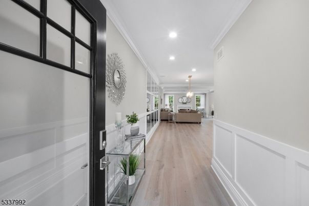 Interior, Pendant Lights, Recessed Lighting, Wood Texture Flooring