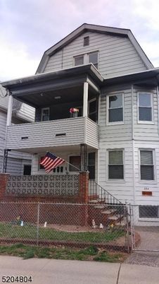 Exterior, Facade, American Craftsman