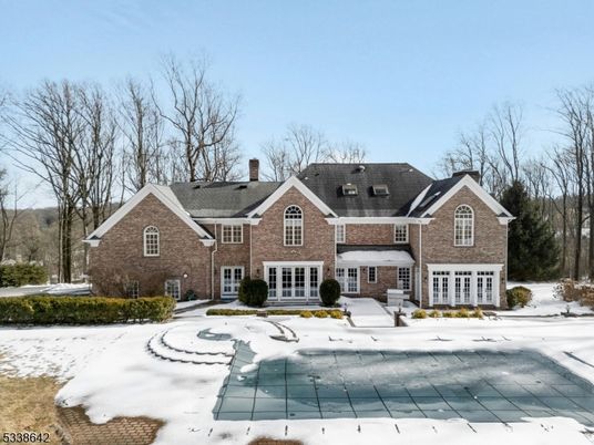 Backyard, Exterior, Facade, Brick Facade, Brick Traditional