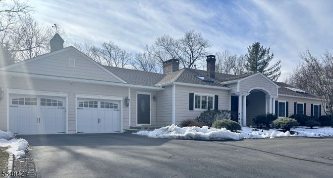 Attached, Exterior, Facade, Ranch