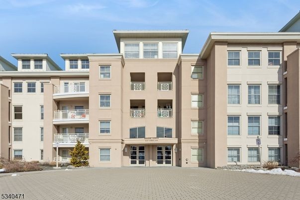 Exterior, Facade, Condo Building