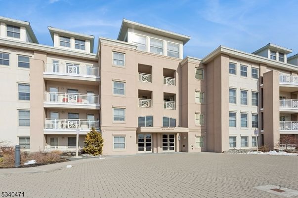 Exterior, Facade, Condo Building