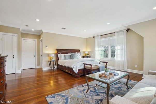 Bedroom, Interior, Living room, Recessed Lighting, Wood Texture Flooring