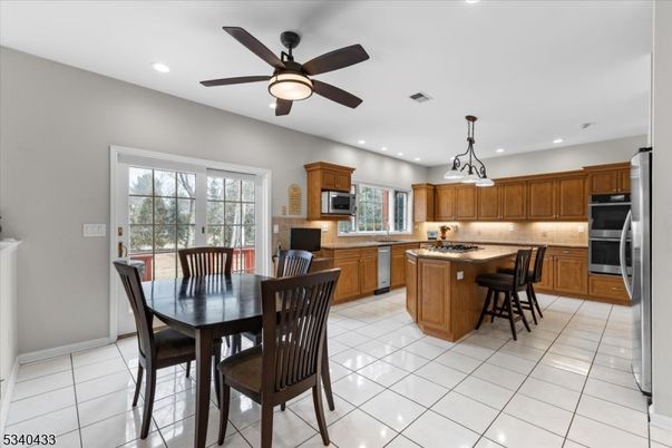 Dining room, Interior, Kitchen, Pendant Lights, Recessed Lighting, Stainless Steel Appliances