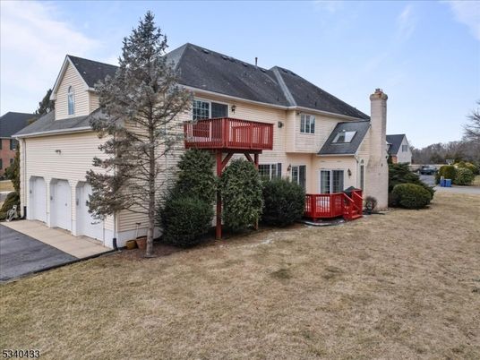 Attached, Backyard, Exterior, Facade, Queen Anne Victorian