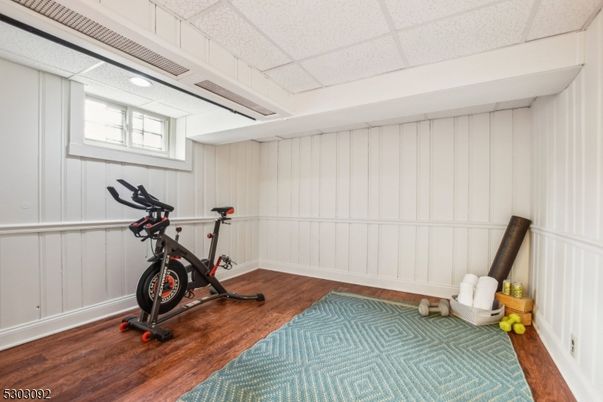 Fitness Equipment, Interior, Recessed Lighting, Wood Texture Flooring