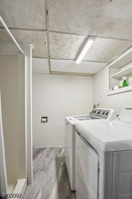 Interior, Washer, Wood Texture Flooring