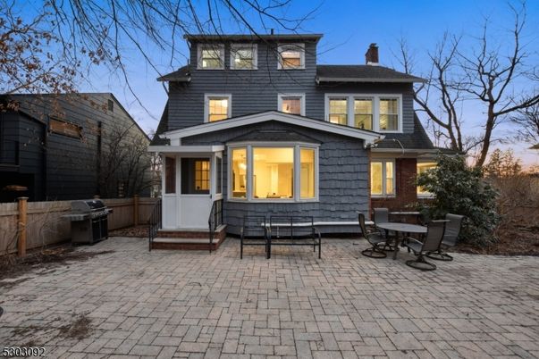 Exterior, Facade, American Foursquare