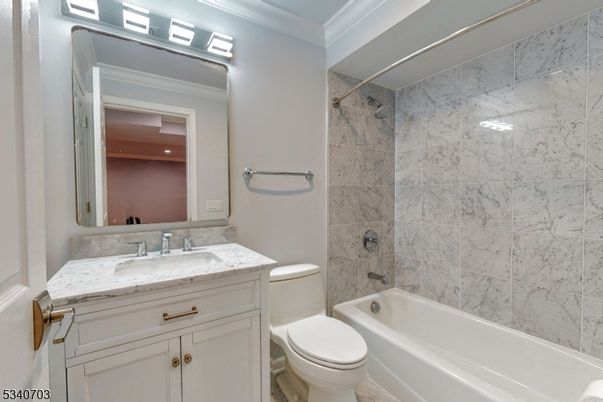 Bathroom, Interior, Marble Walls, Recessed Lighting