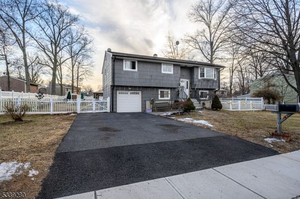 Attached, Exterior, Facade, Raised Ranch