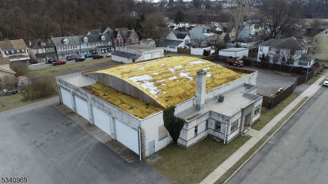 Exterior, Drone
