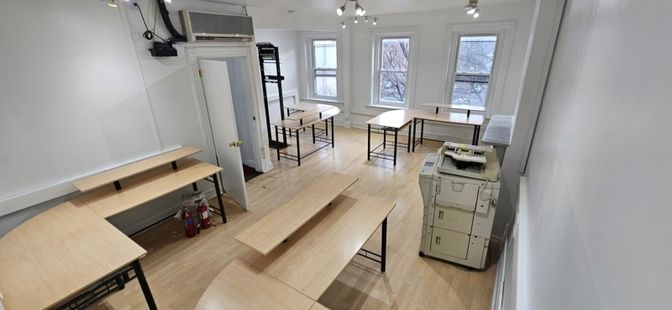 Fitness Equipment, Interior, Recessed Lighting, Wood Texture Flooring