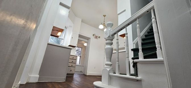 Interior, Pendant Lights, Wood Texture Flooring