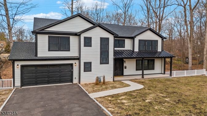 Attached, Exterior, Facade, Farmhouse