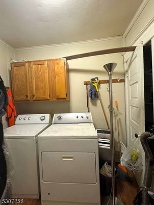Interior, Utility Closets, Washer, Wood Texture Flooring