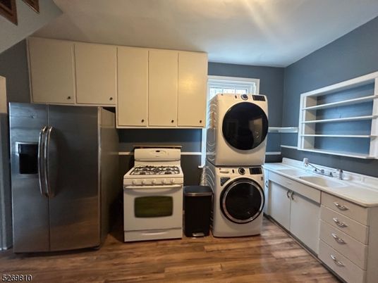 Interior, Kitchen, Washer, Wood Texture Flooring