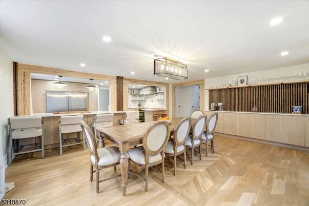 Chandelier, Dining room, Interior, Kitchen, Pendant Lights, Recessed Lighting, Wood Texture Flooring