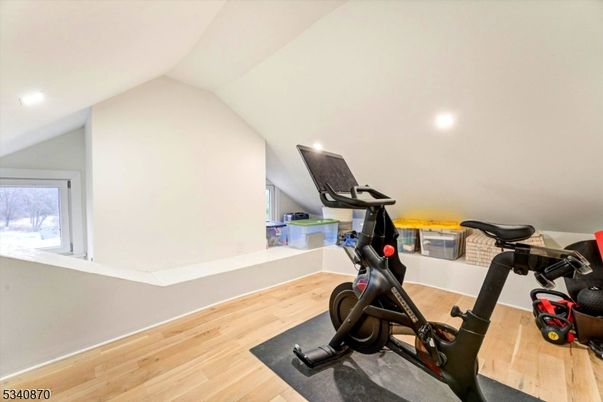 Fitness Equipment, Interior, Recessed Lighting, Wood Texture Flooring