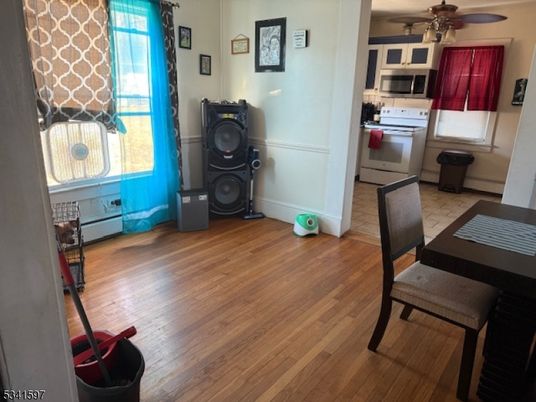Interior, Kitchen, Washer, Wood Texture Flooring