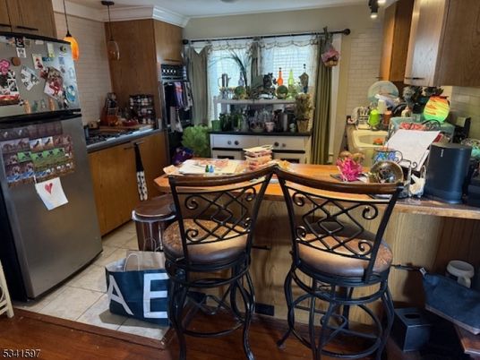 Dining room, Interior, Kitchen, Pendant Lights, Stone Walls, Wood Texture Flooring