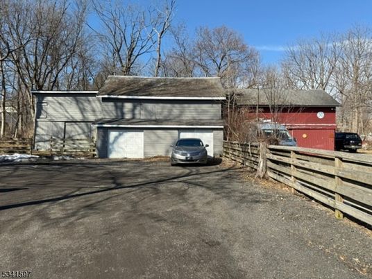 Detached Garage, Exterior