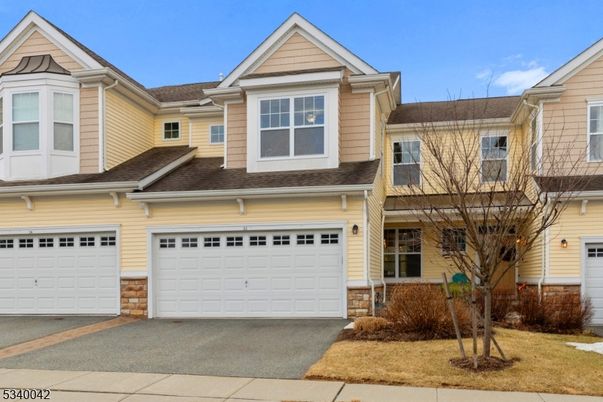 Attached, Exterior, Facade, Rowhouse