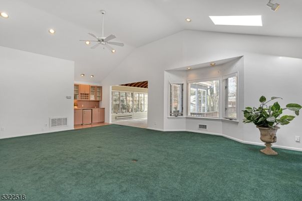 Empty room, Interior, Recessed Lighting
