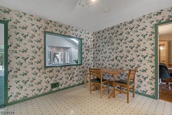 Dining room, Interior