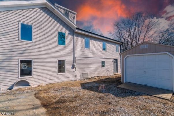Detached Garage, Exterior
